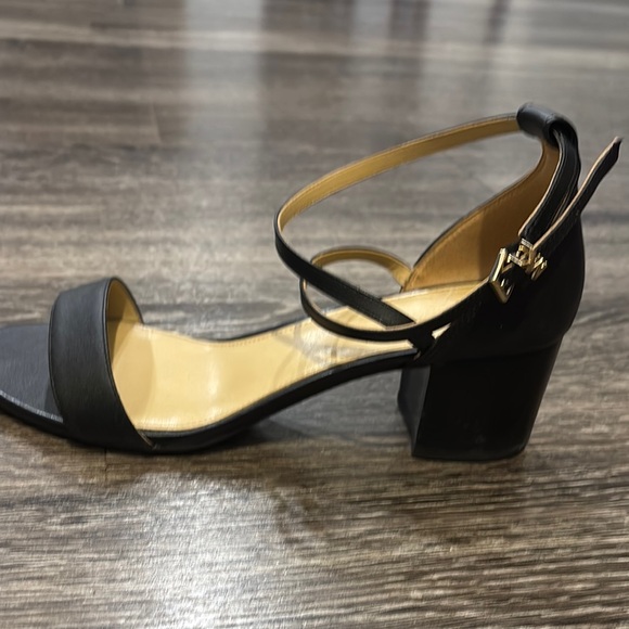 Elegant Black Women's Sandals - Picture 2 of 3